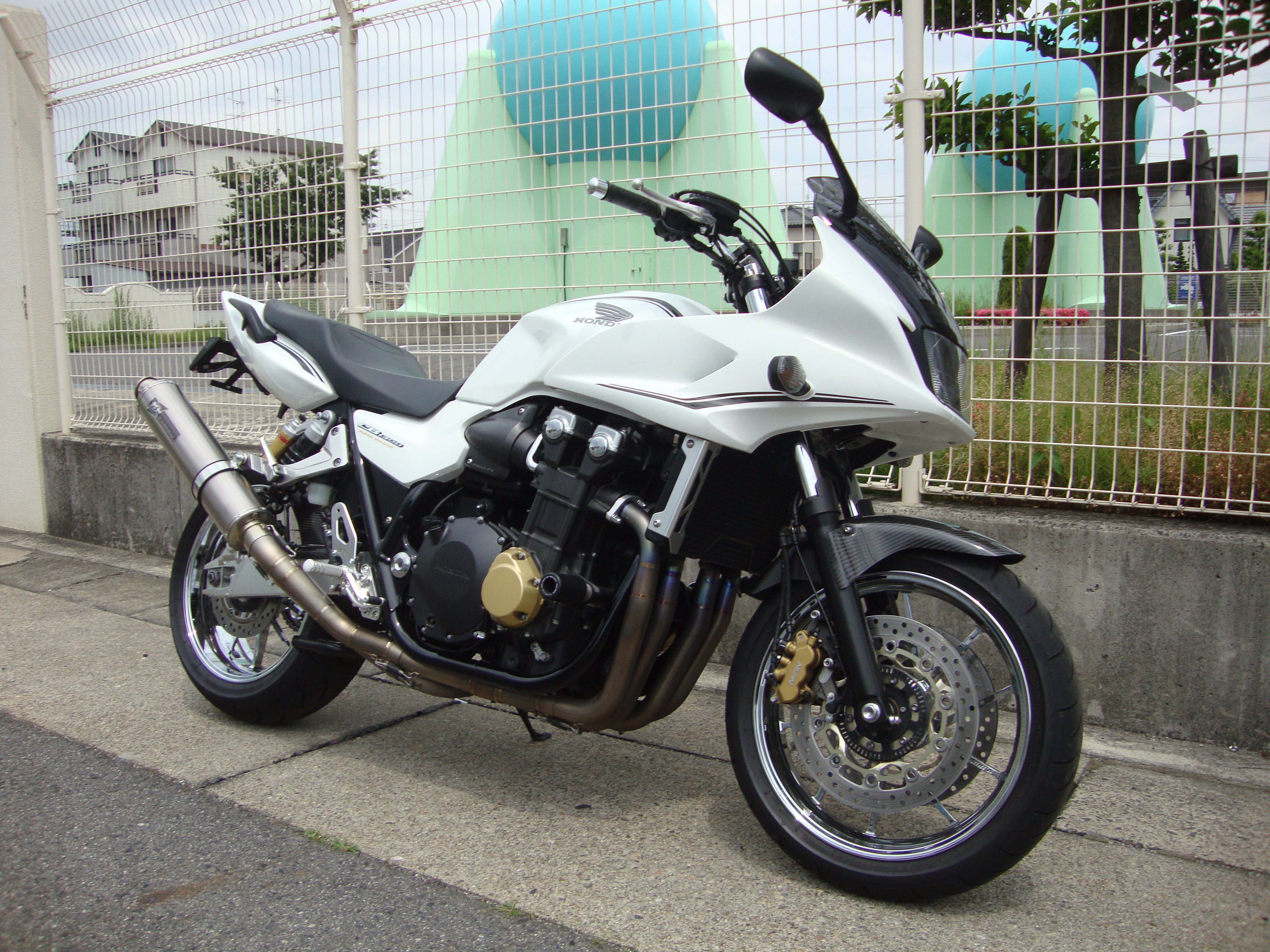 HONDA CB1300SFﾎﾞﾙﾄﾞｰﾙ 画像1